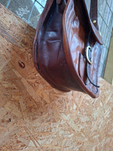 Load image into Gallery viewer, Lady Hampshire