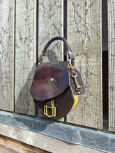 Load image into Gallery viewer, Lady Armitage