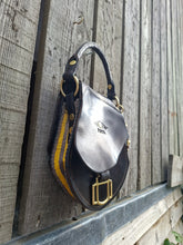 Load image into Gallery viewer, Lady Armitage