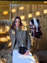 Load image into Gallery viewer, Miss Marple Saddlebag