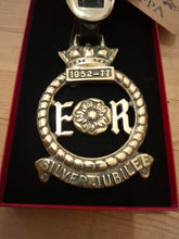 Load image into Gallery viewer, "E R" Commemorative Silver Jubilee Horse Brass