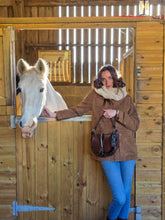 Load image into Gallery viewer, The Riders Throne saddlebag
