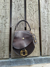 Load image into Gallery viewer, Lady Armitage
